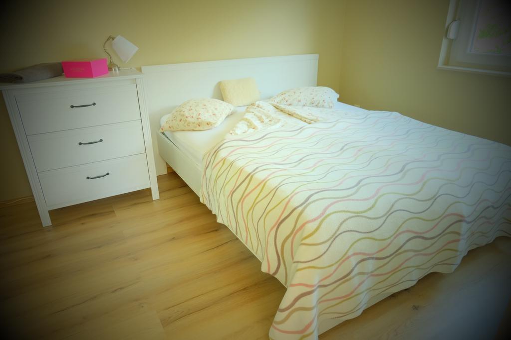 Piano Balaton Apartment Замарді Номер фото